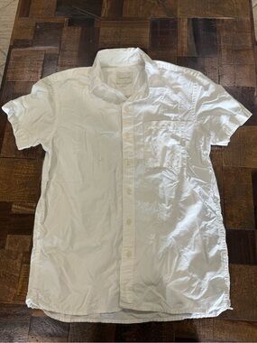 American Eagle White Short-Sleeve Button-Up Shirt